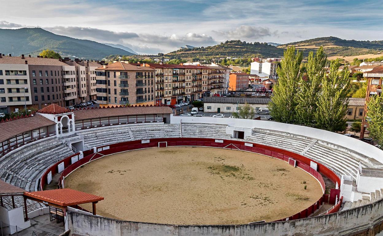 Una vista de la plaza de toros de Estella