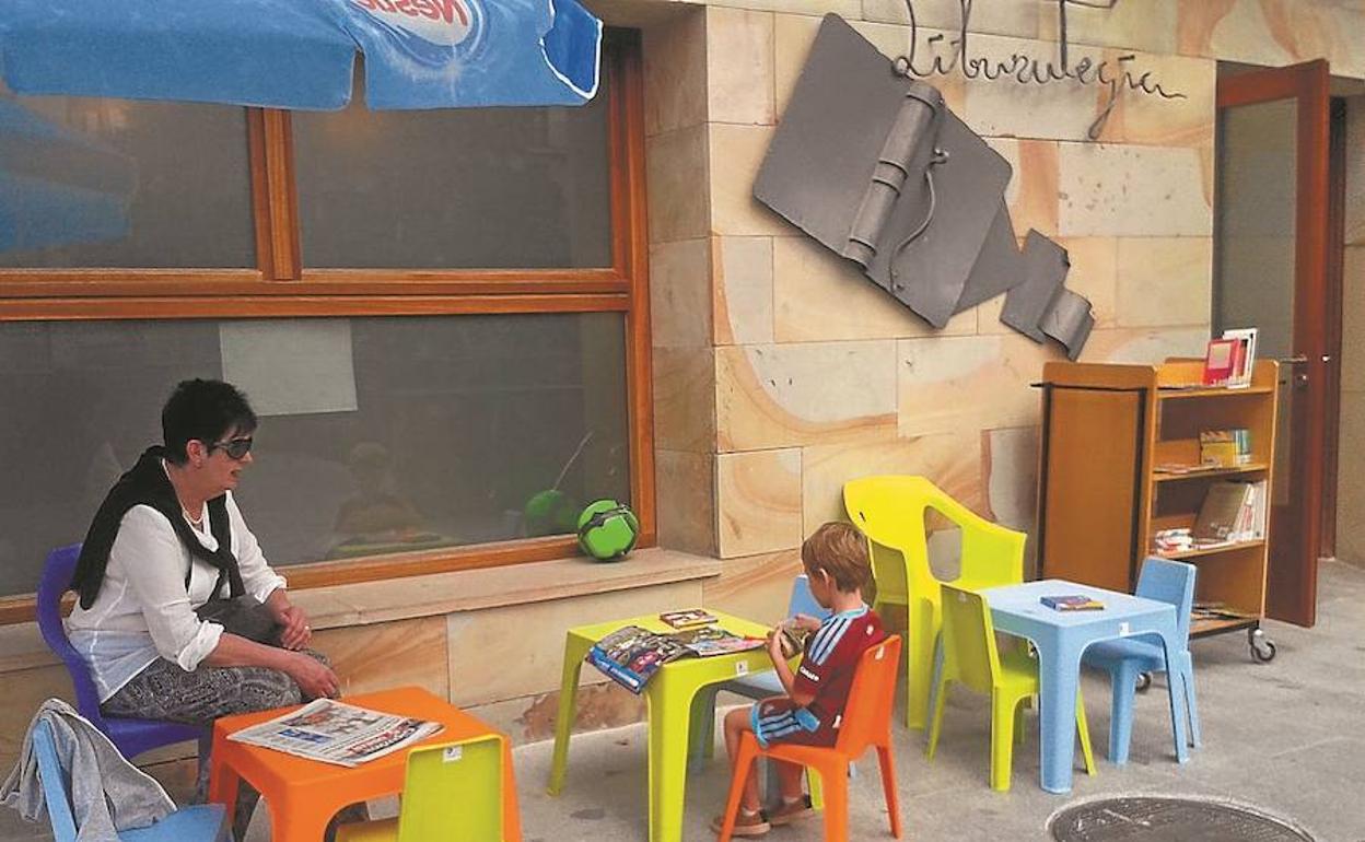 Los más txikis y sus cuidadores son los que mayor aceptación le dispensan.