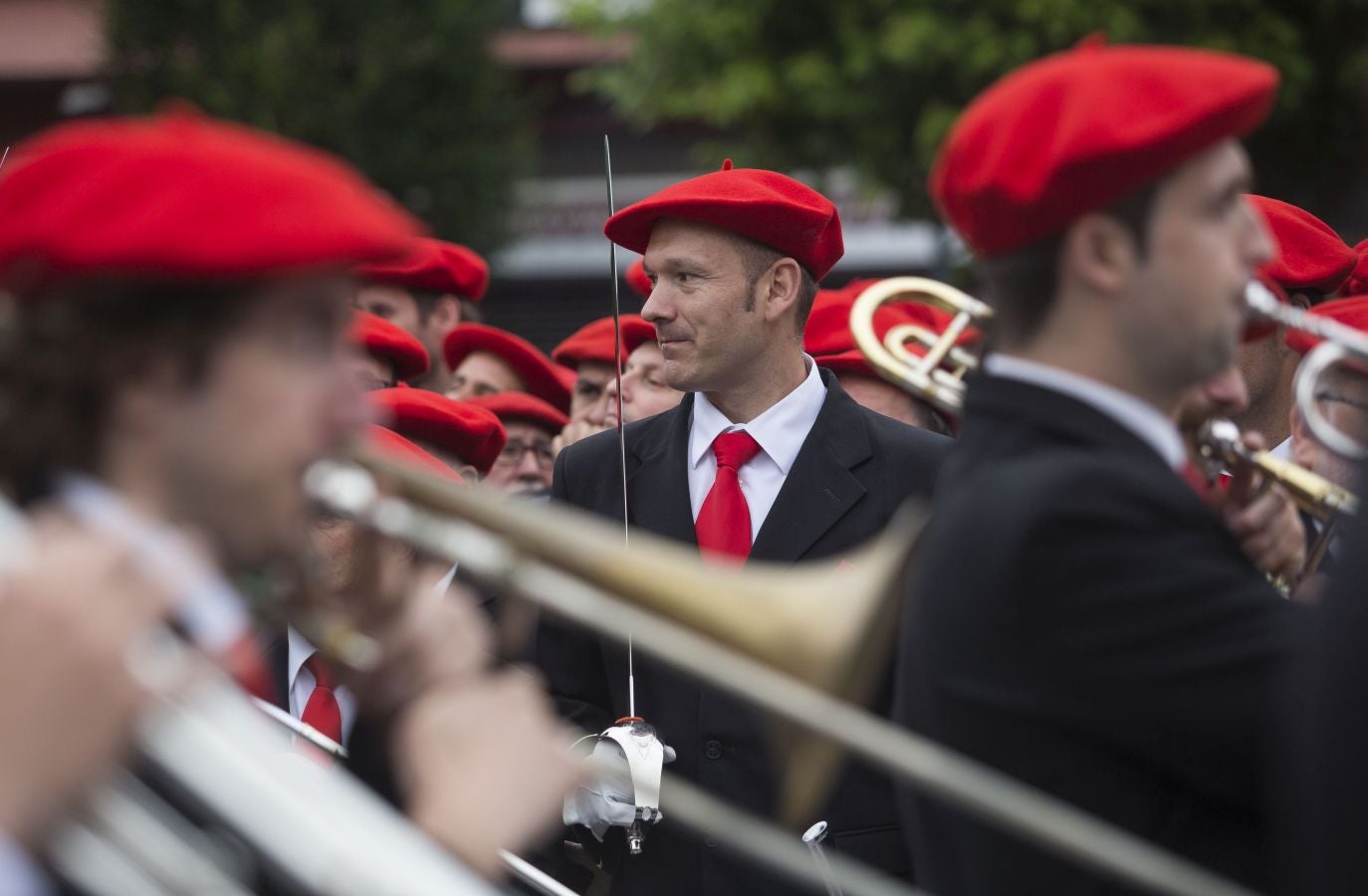 El Alarde tradicional, en su recorrido de por las calles de Irun esta tarde, integrado por 7.998 hombres y 19 cantineras.