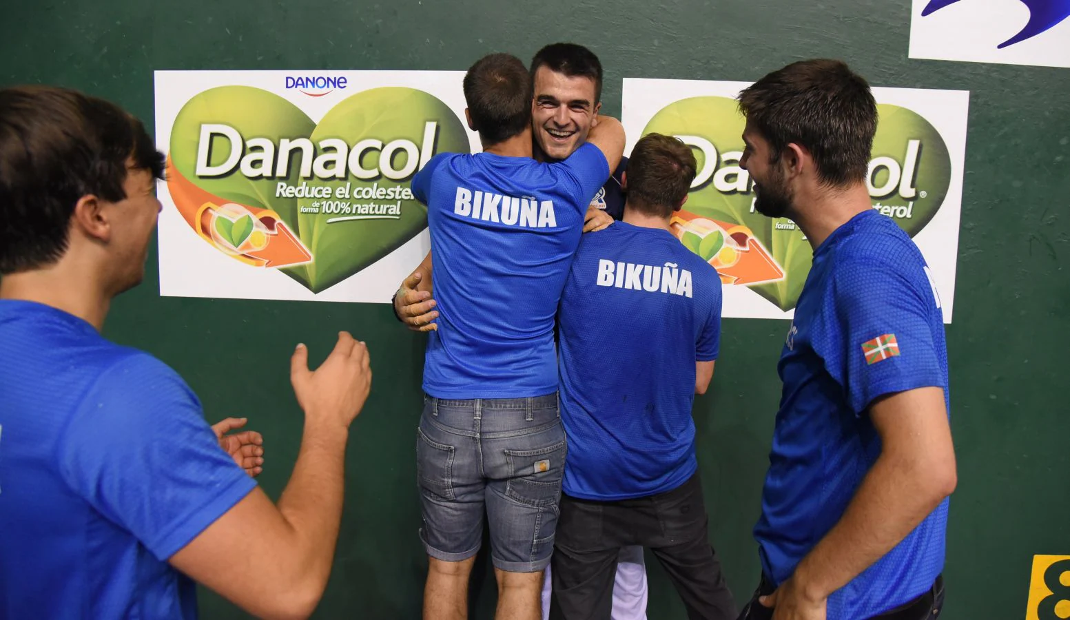 El donostiarra Iñigo Bikuña venció en su debut profesional junto a Altuna III a Ezkurdia y Tolosa 16-22.