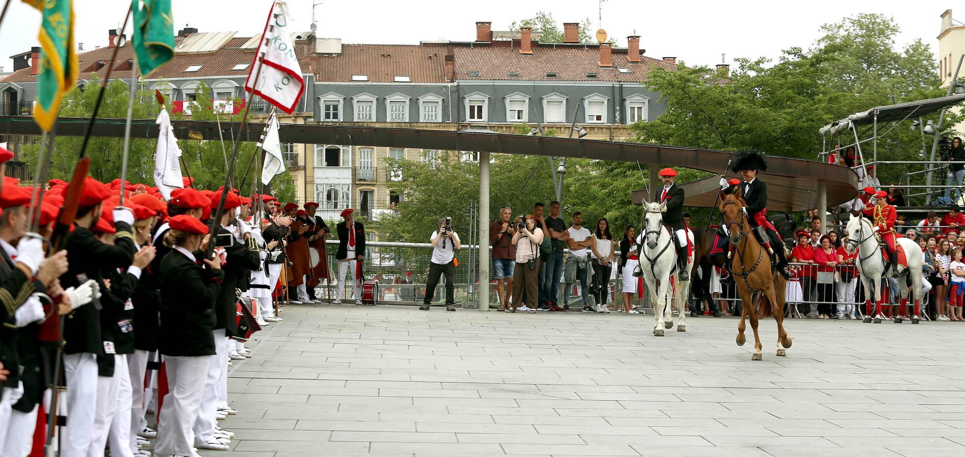 Fotos: El Alarde público, en imágenes