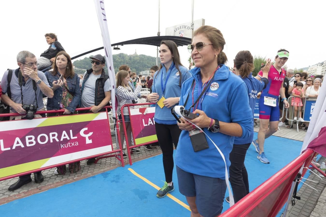 Más de 500 participantes han completado este triatlón donostiarra.