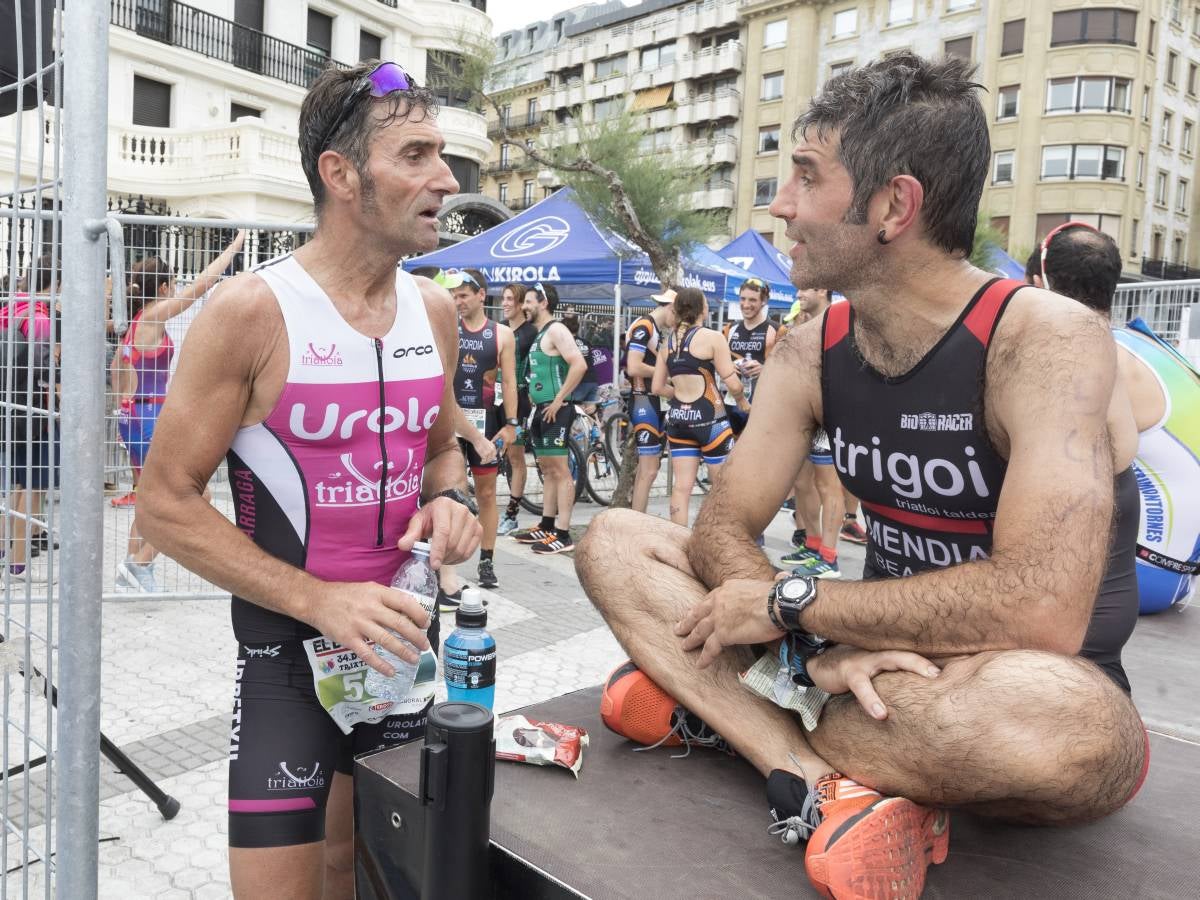 Más de 500 participantes han completado este triatlón donostiarra.