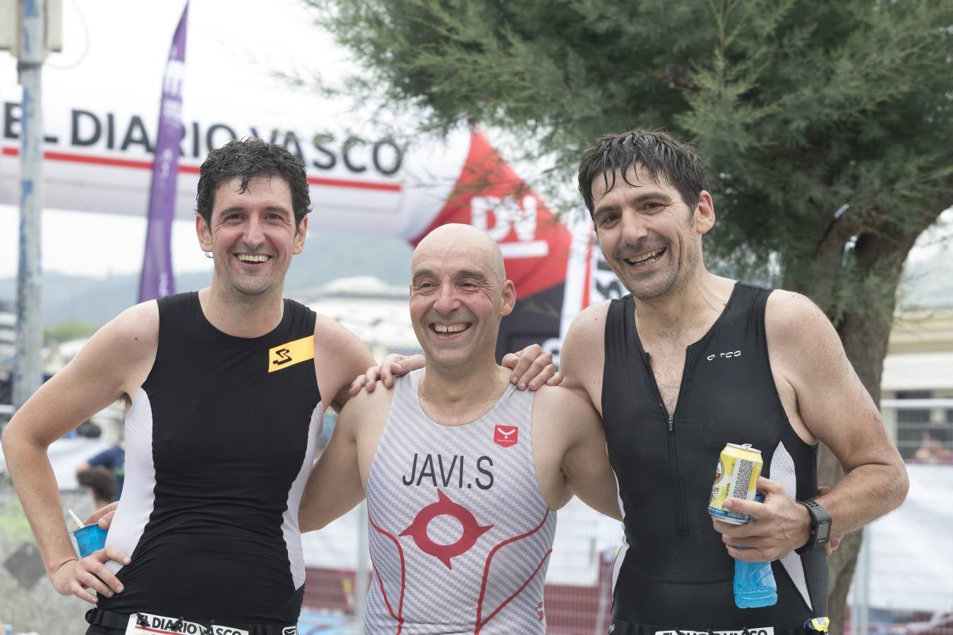 Más de 500 participantes han completado este triatlón donostiarra.
