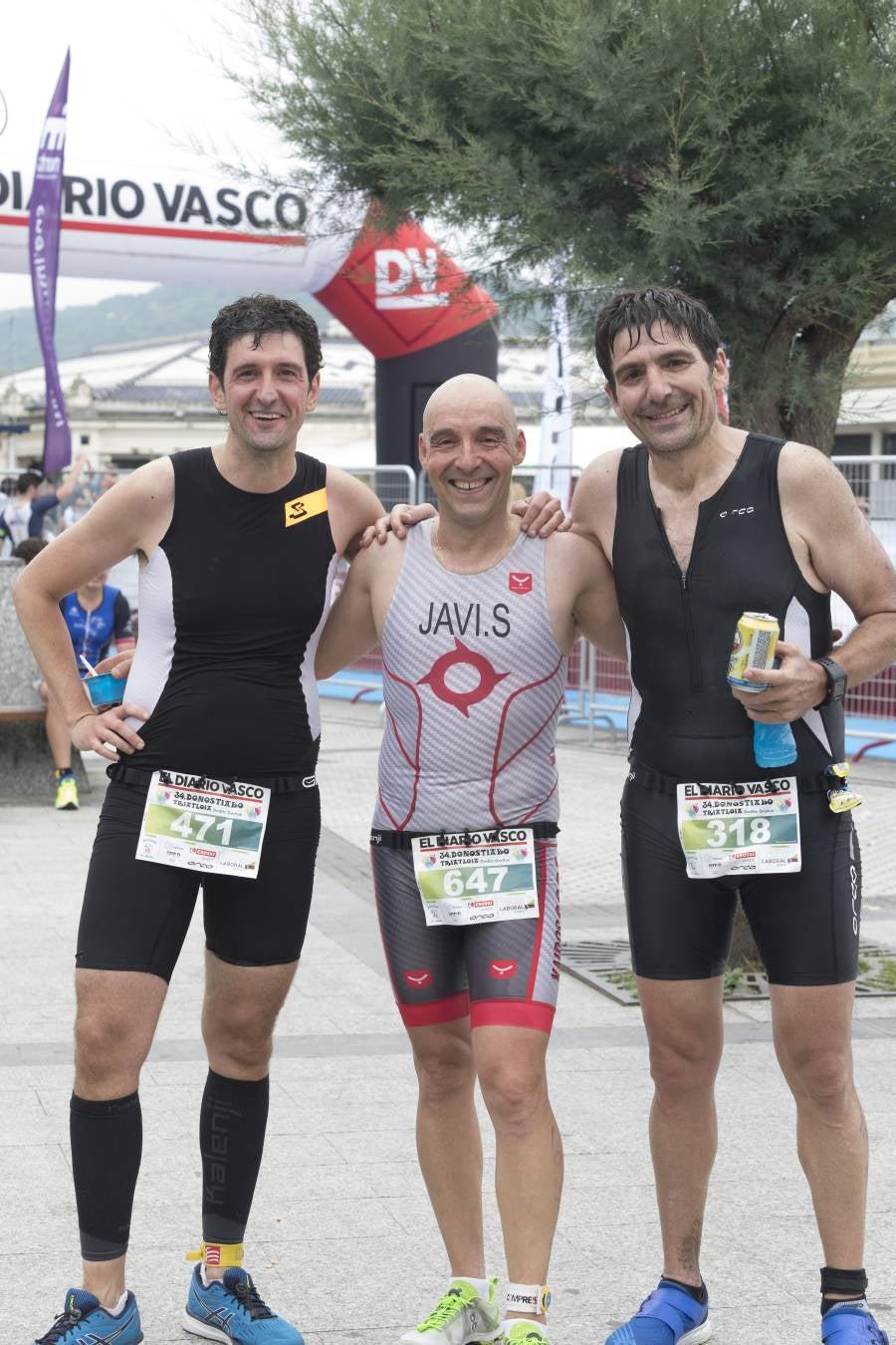 Más de 500 participantes han completado este triatlón donostiarra.