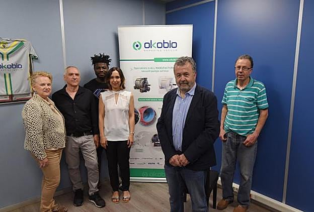 Alberto Rozas (segundo por la derecha) cuenta en Okobio con un equipo con mucha experiencia.