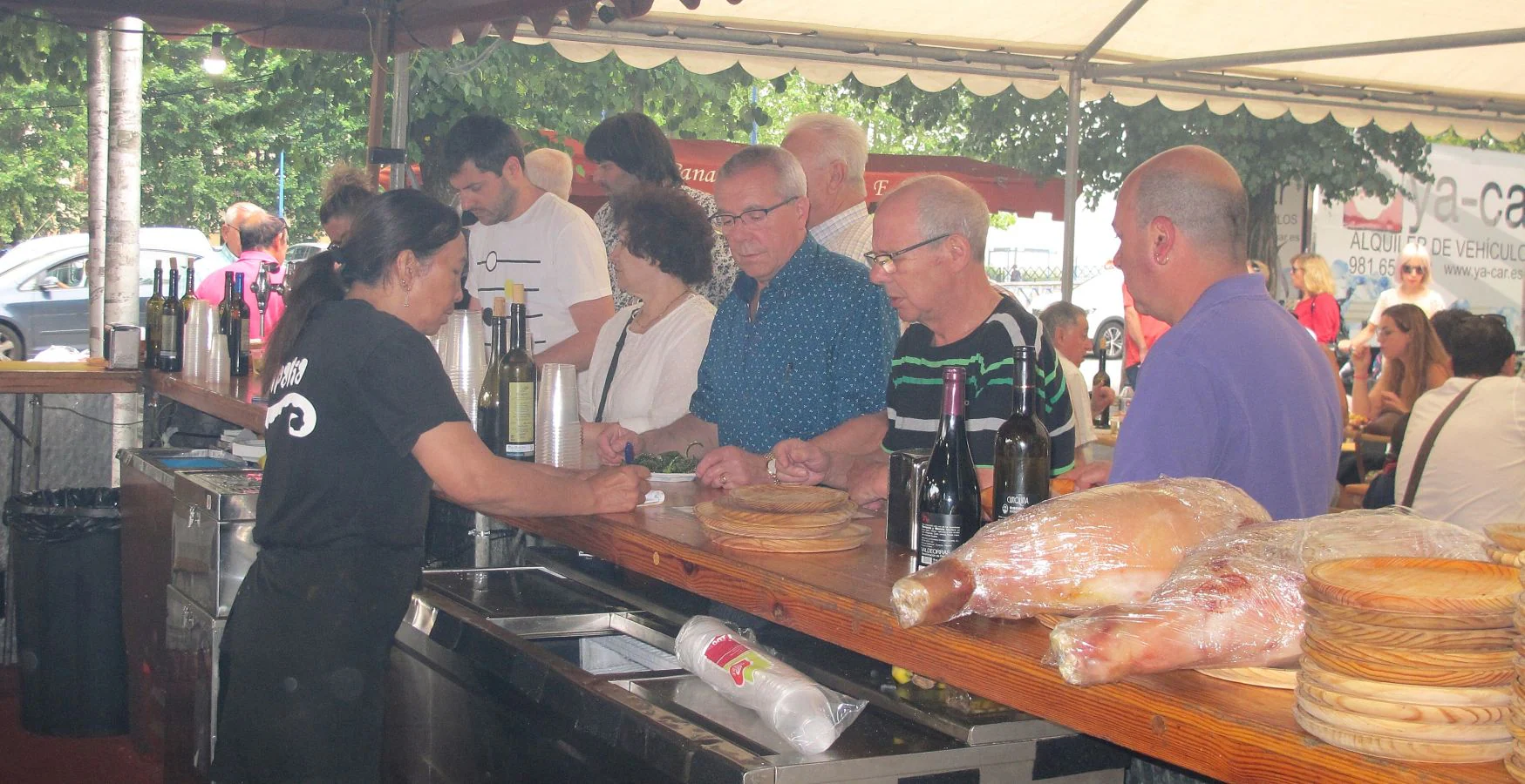 La semana cultural, folclórica y gastronómica gallega lleno las calles de Errenteria de los aromas de las tradicionales recetas gallegas como el pulpo a feira.