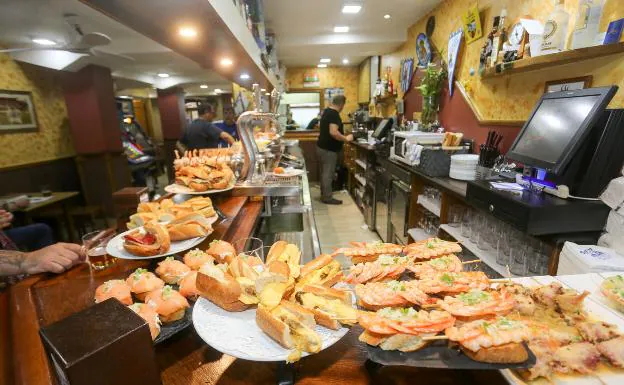 Barra de pintxos del Danena. 