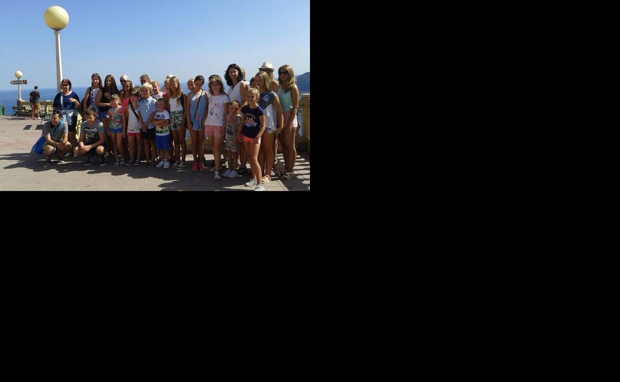 Varios de los niños y niñas que llegan desde Chernobil, en Igeldo en 2016.