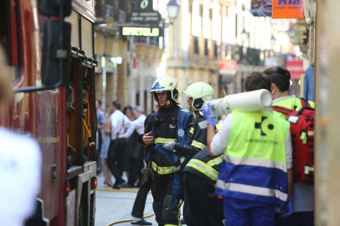 Fotos: Incendio en una vivienda de la Parte Vieja de Donostia