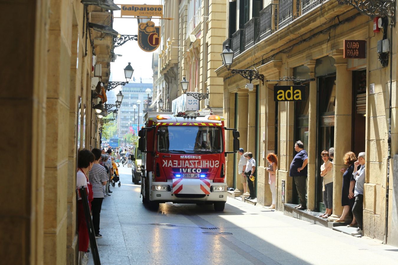 Fotos: Incendio en una vivienda de la Parte Vieja de Donostia