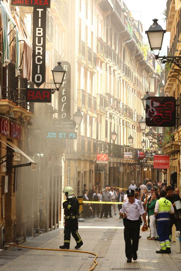 Fotos: Incendio en una vivienda de la Parte Vieja de Donostia