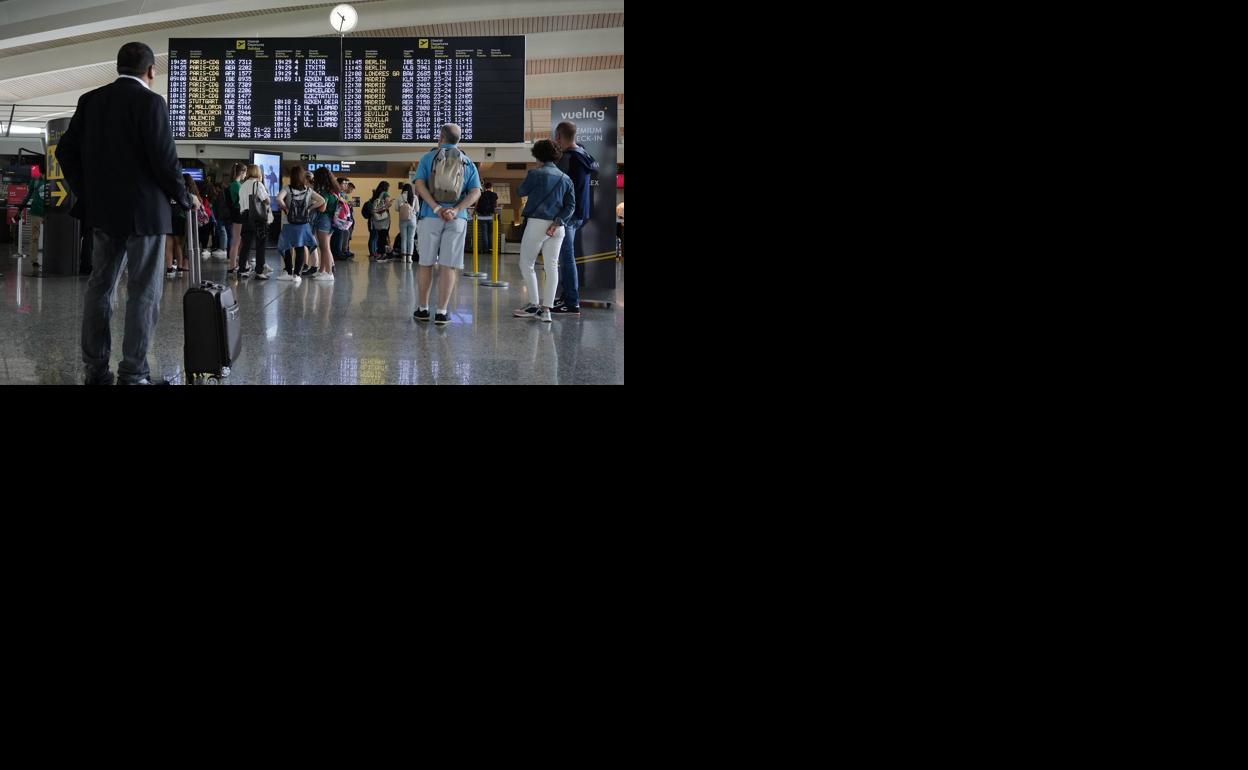 Suspendida la huelga de este domingo en el aeropuerto de Loiu