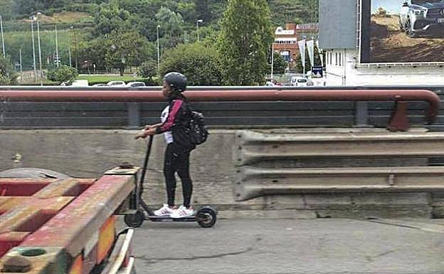 patinete eléctrico, adolescente