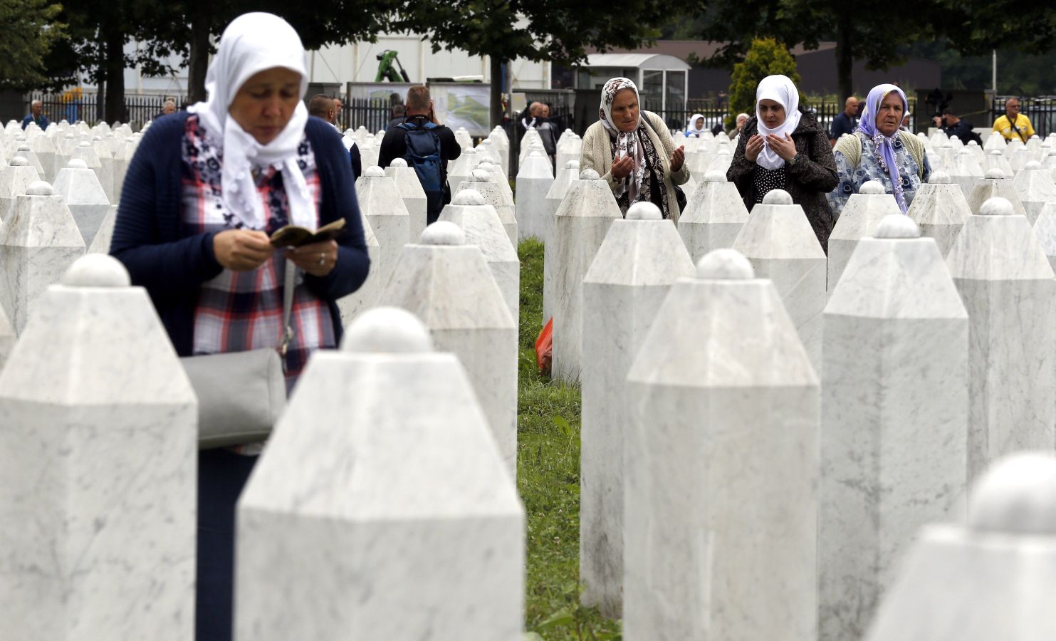 Fotos: Nuevas lápidas de una vieja guerra