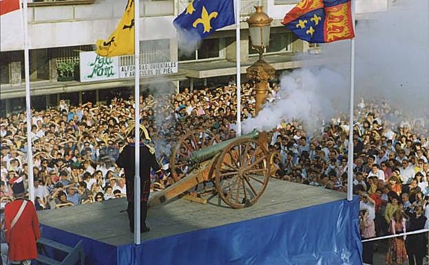 Momento en el que Luis Mocoroa lanzó el cañonazo de Semana Grande en 1993.