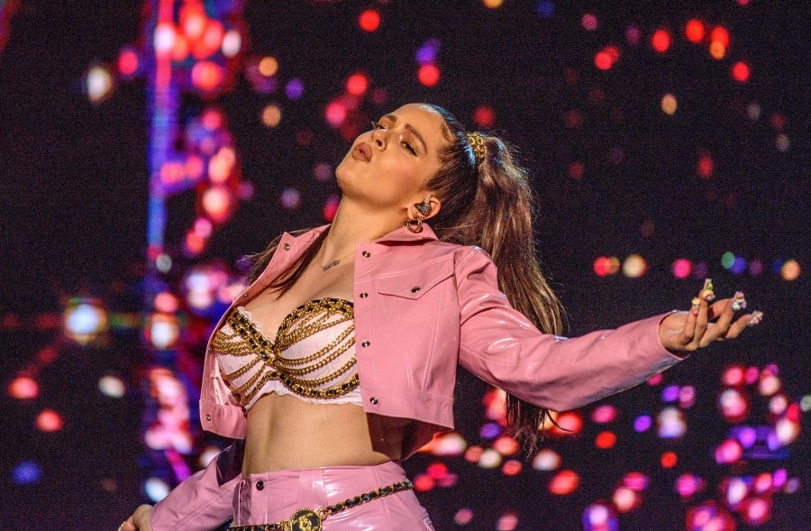 La cantante, compositora y productora, Rosalia, durante su actuación en la segunda jornada del Bilbao BBK Live. 