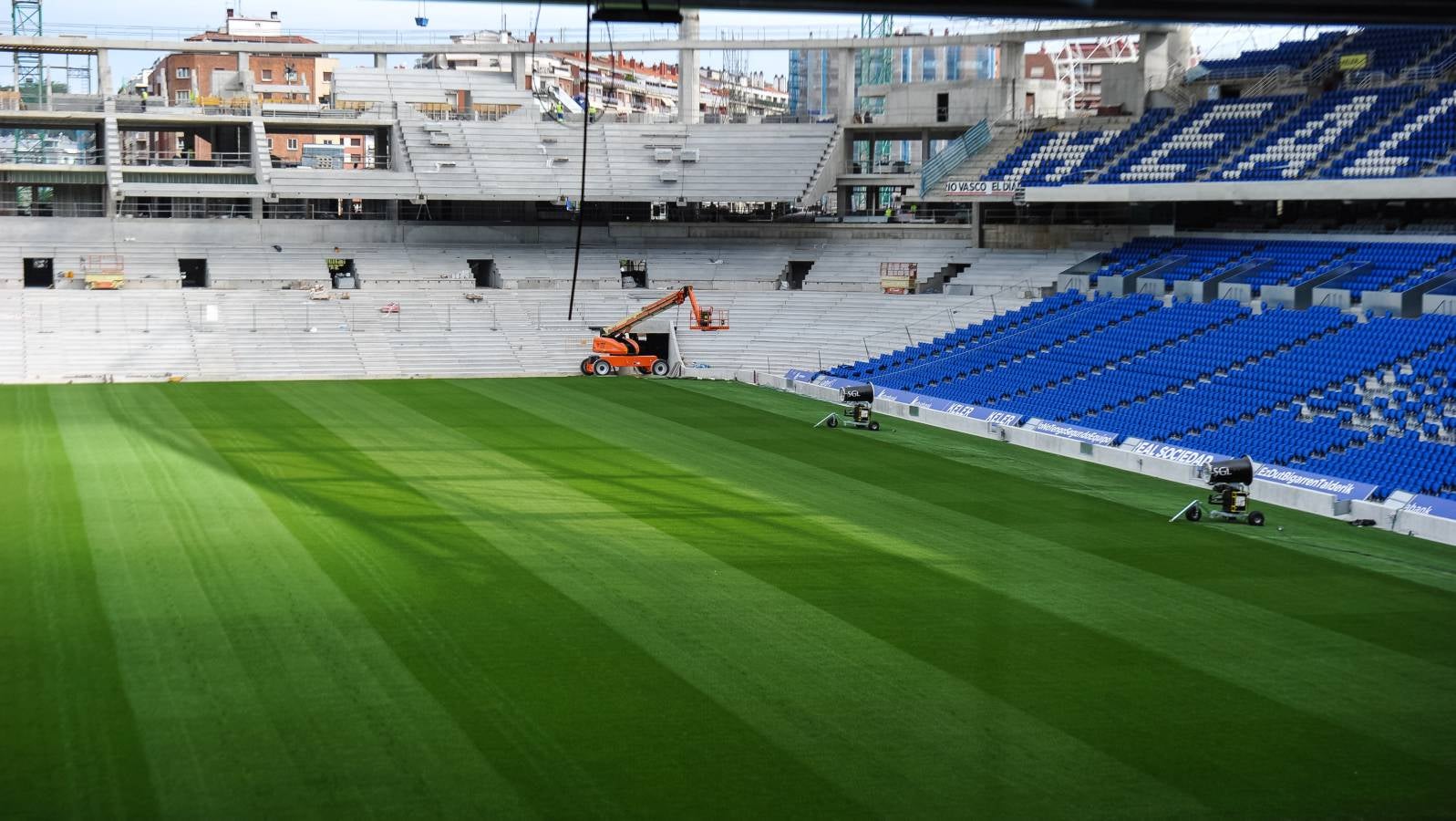 El campo de la Real Sociedad sigue tomando forma.