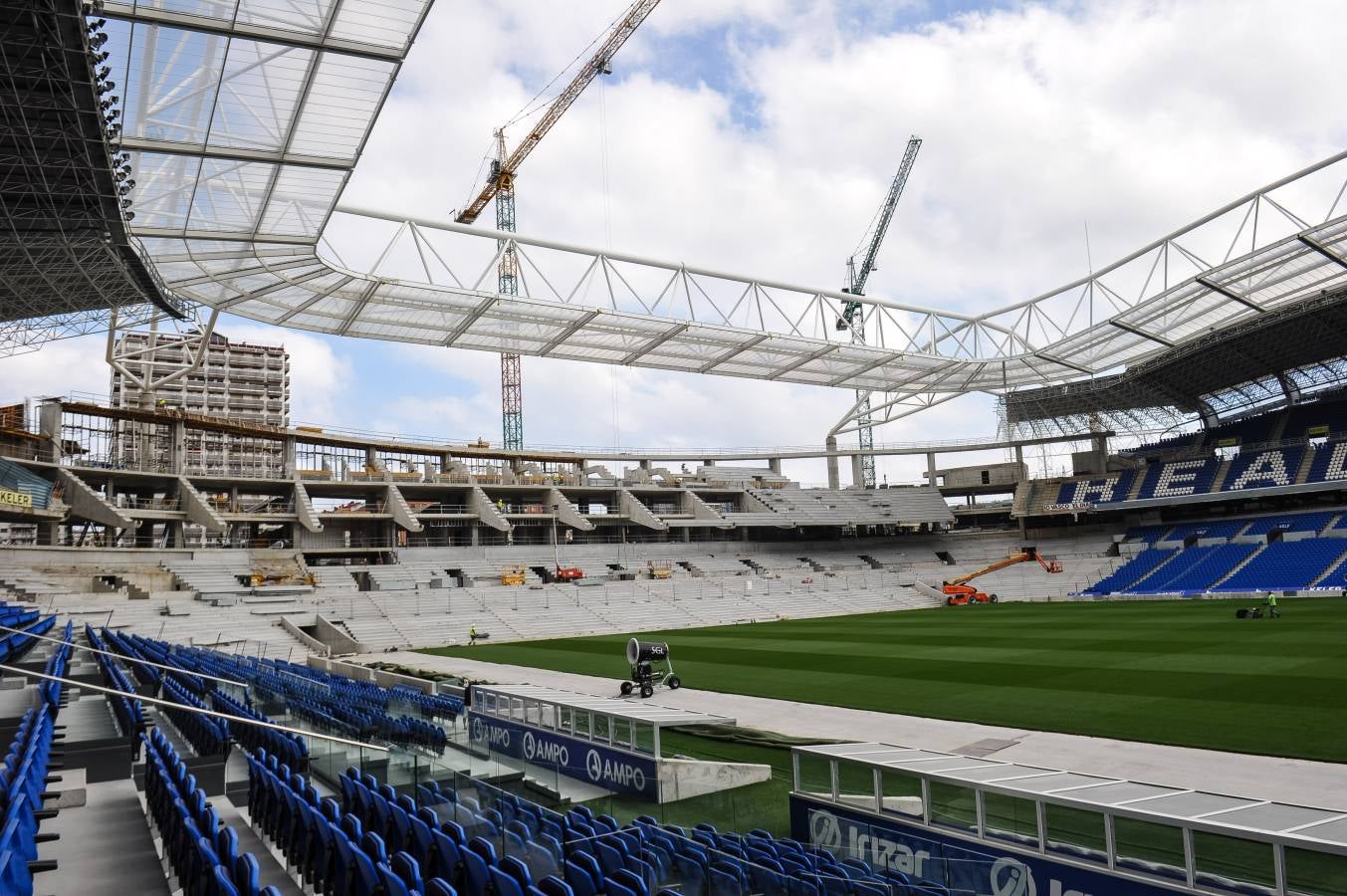 El campo de la Real Sociedad sigue tomando forma.
