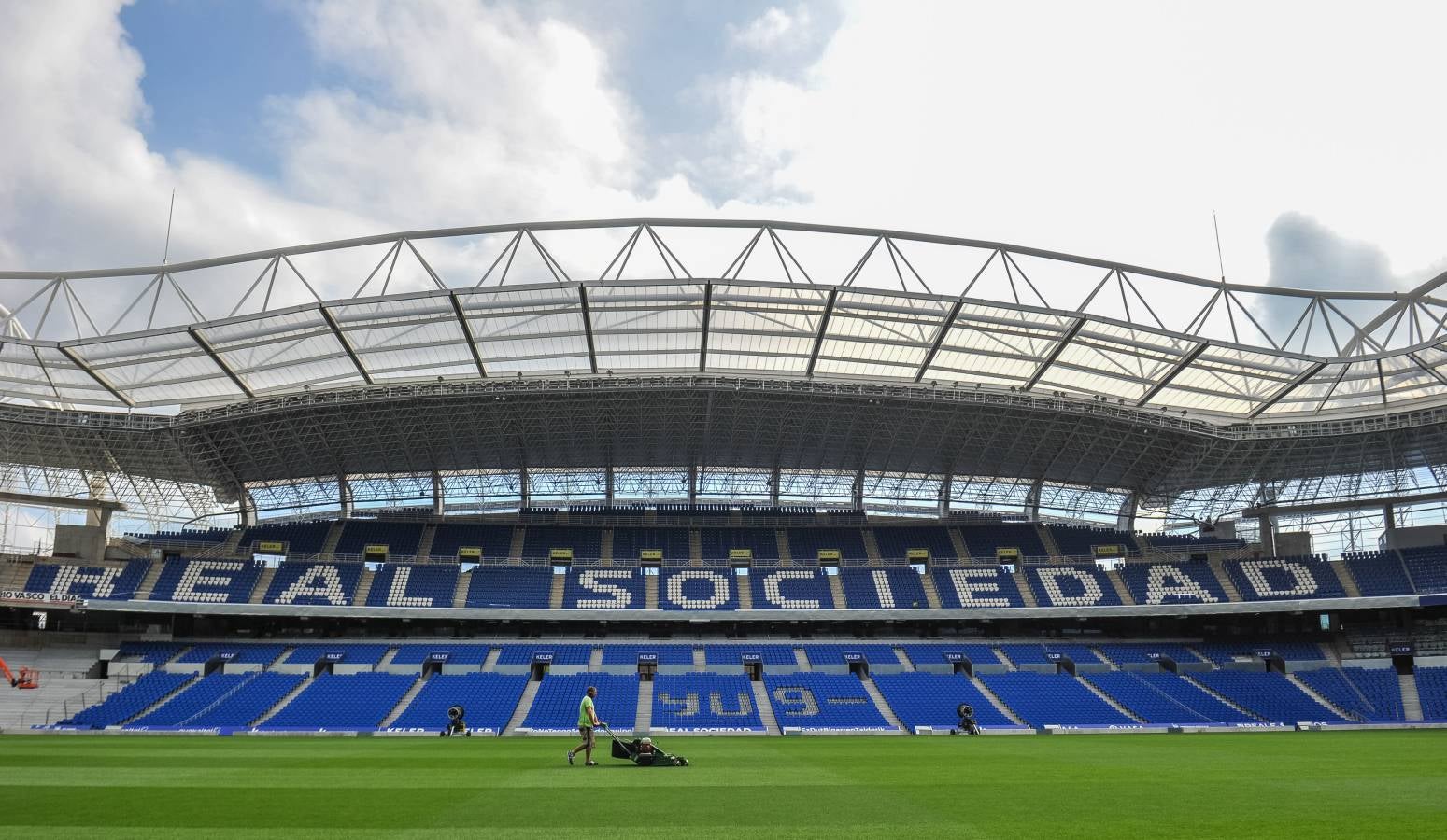 El campo de la Real Sociedad sigue tomando forma.