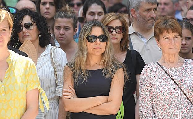 Un momento del acto de condena por el ataque. 