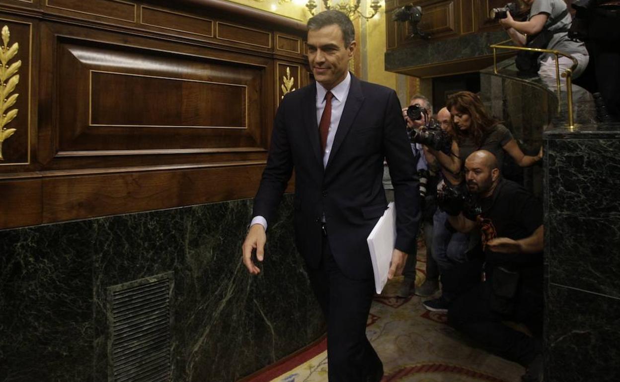 Pedro Sánchez entra en el Congreso de los Diputados. 