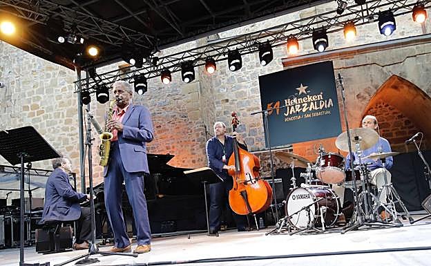 Charles McPherson Quartet deleitó como ya había hecho la víspera en el Victoria Eugenia. 