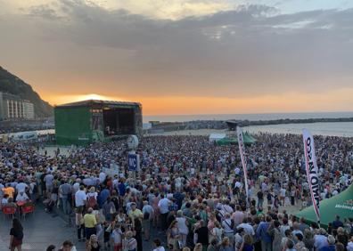 Imagen secundaria 1 - Jazzaldia 2018: «Esto sí es &#039;Kawaii&#039;, qué guay»