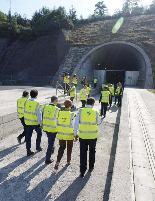 Fotos: El lehendakari visita las obras del TAV en Antuzola