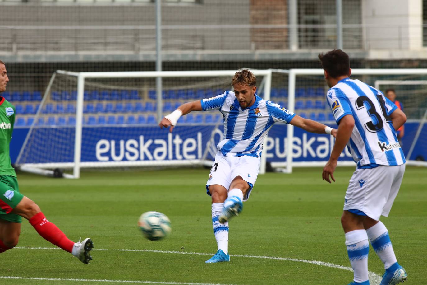 Fotos: Las imágenes del amistoso de prestemporada Real Sociedad-Alavés