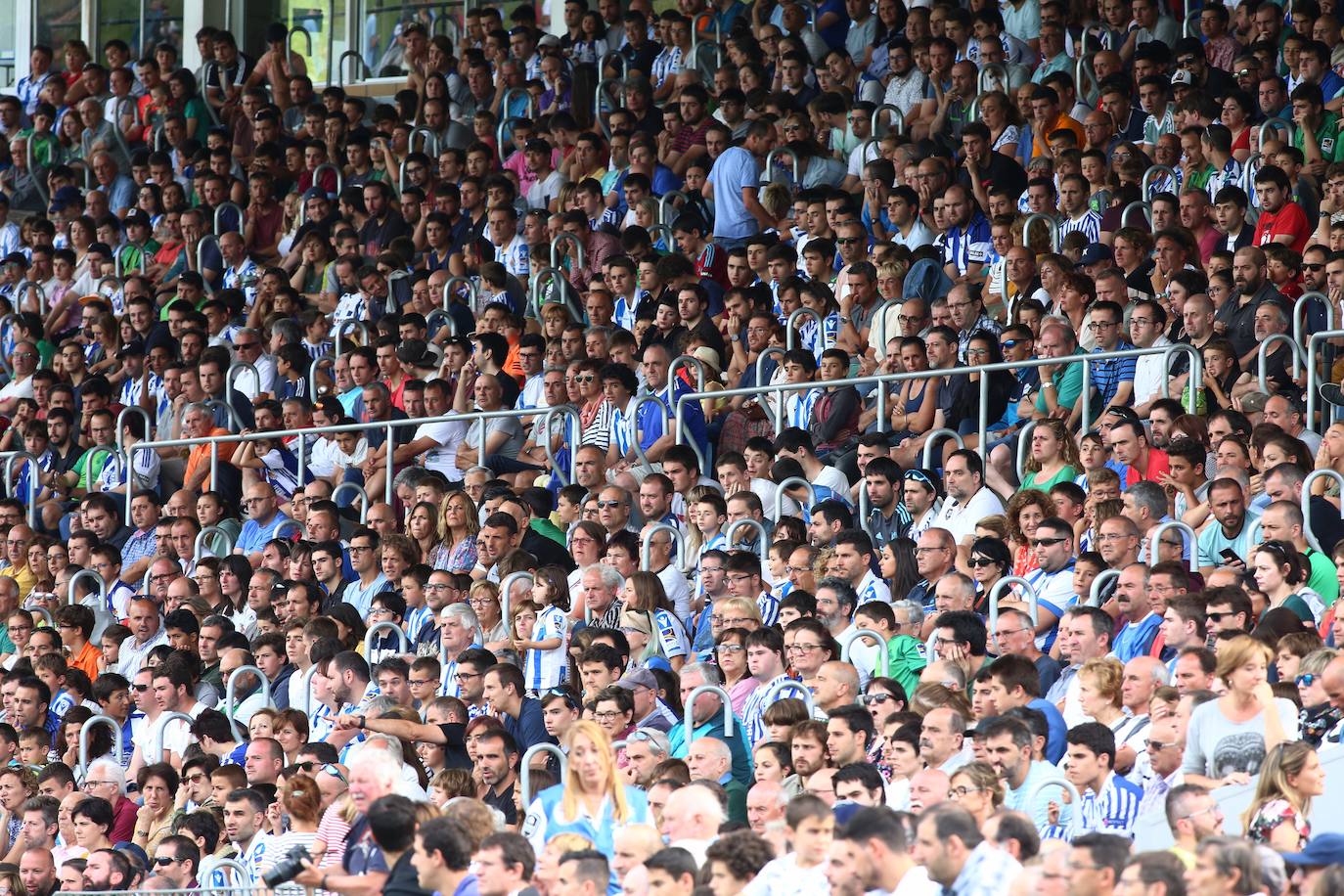 Fotos: Las imágenes del amistoso de prestemporada Real Sociedad-Alavés