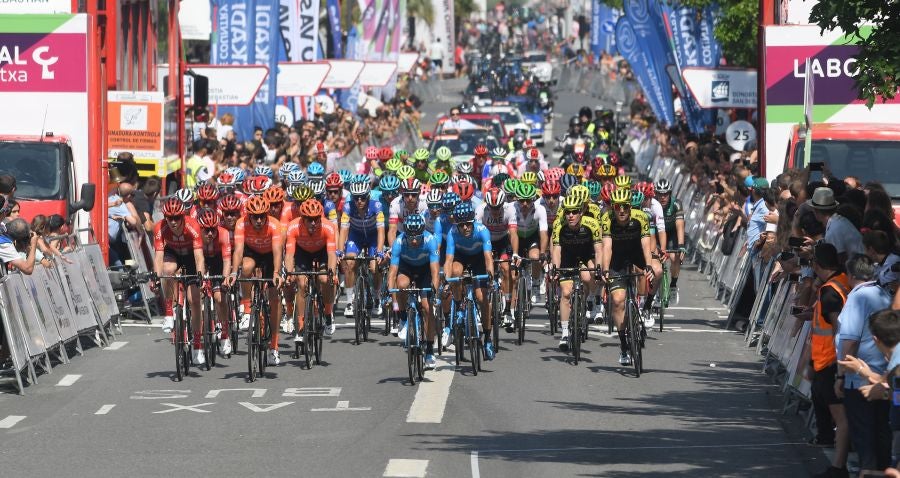 El espectáculo del ciclismo de alto nivel pasó una vez más por las carreteras guipuzcoanas de la mano de la Clásica de San Sebastián