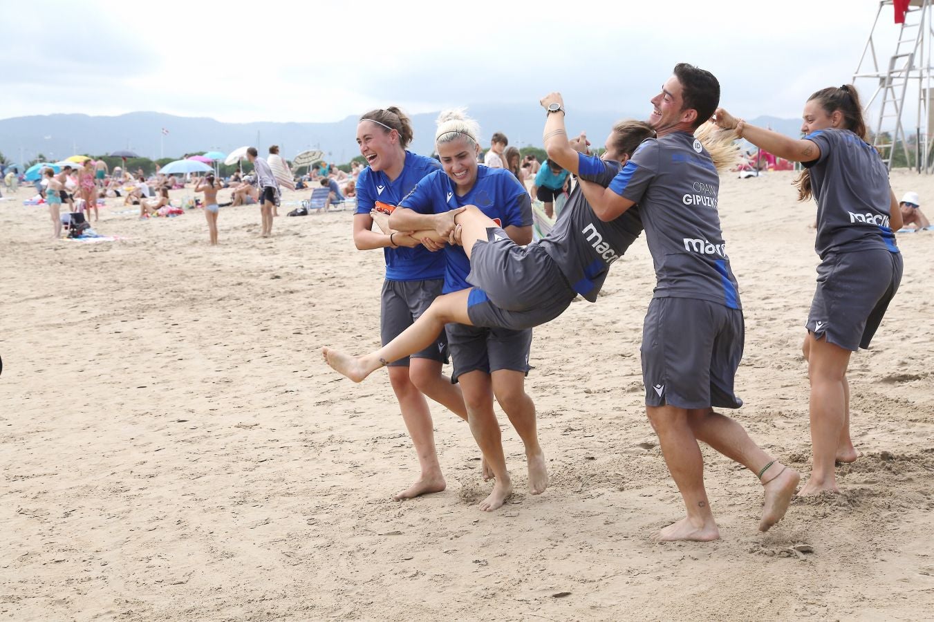 Fotos: Así ha sido el entrenamiento de las jugadoras de Arconada en Hondarribia