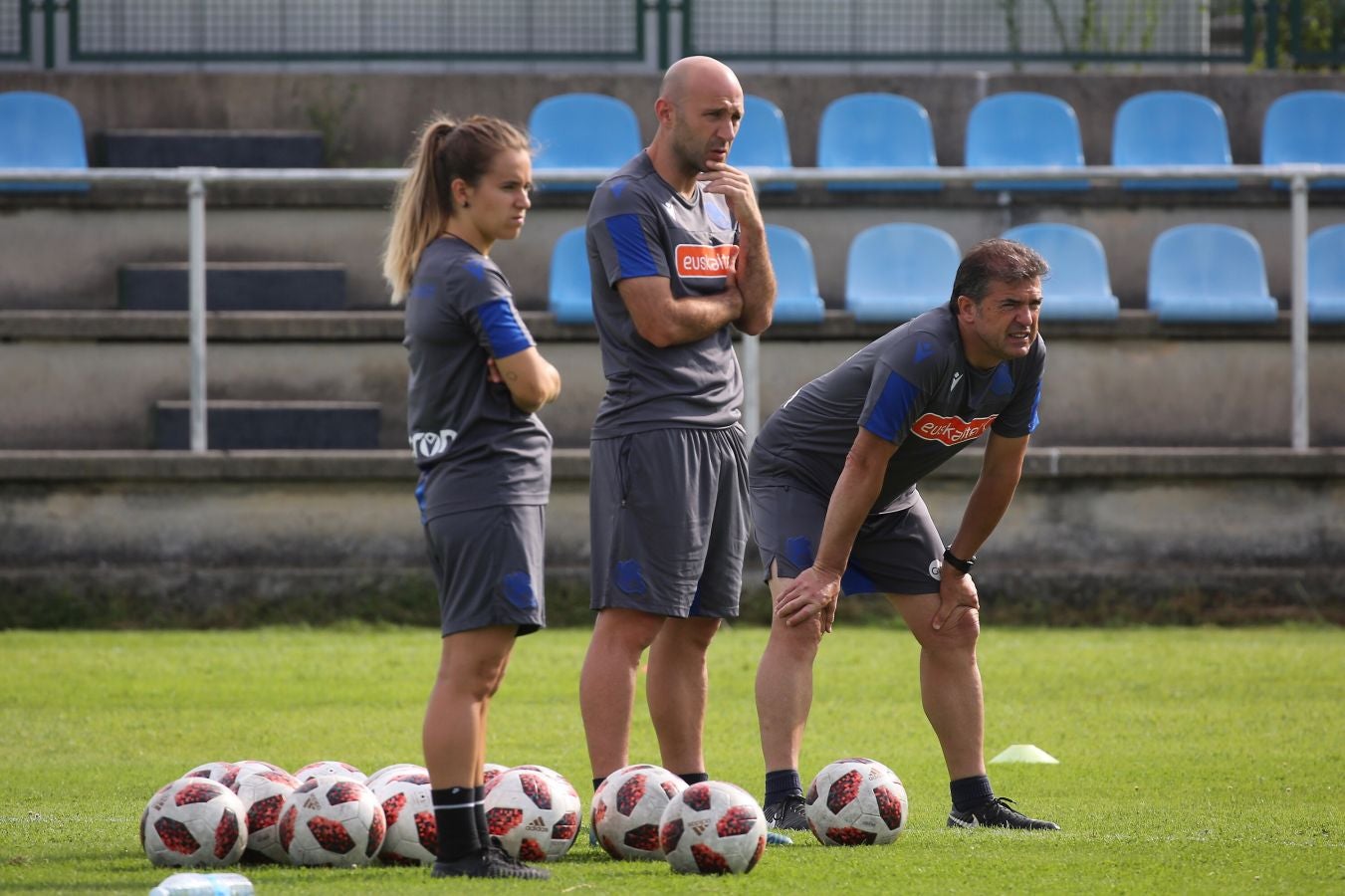 Fotos: Así ha sido el entrenamiento de las jugadoras de Arconada en Hondarribia