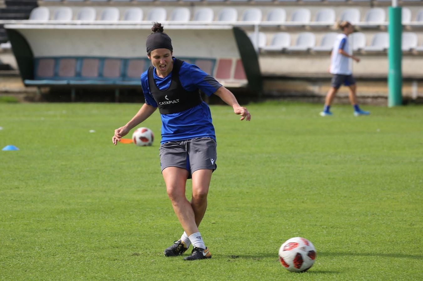 Fotos: Así ha sido el entrenamiento de las jugadoras de Arconada en Hondarribia