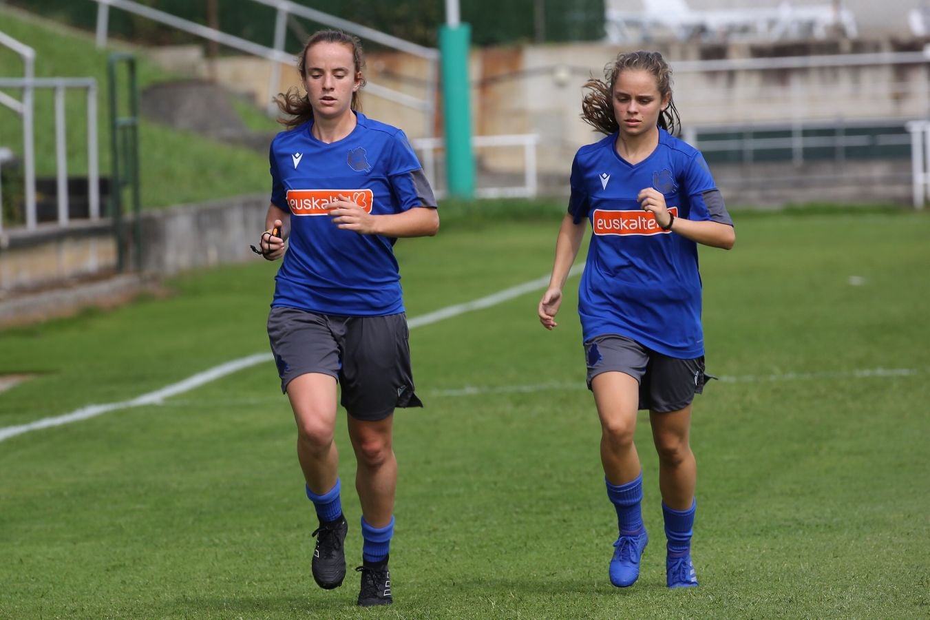 Fotos: Así ha sido el entrenamiento de las jugadoras de Arconada en Hondarribia