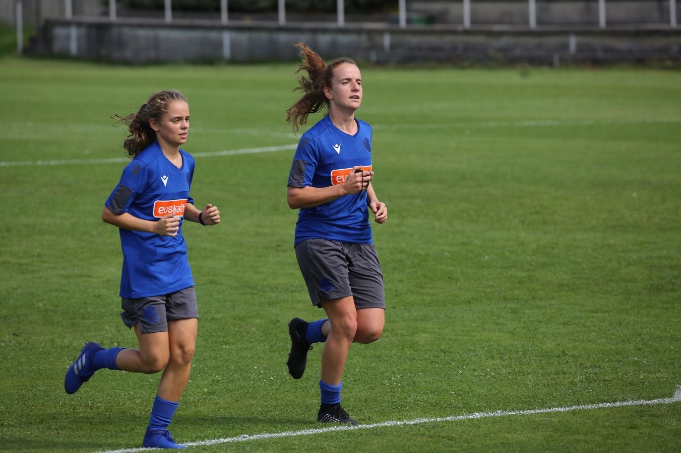 Fotos: Así ha sido el entrenamiento de las jugadoras de Arconada en Hondarribia
