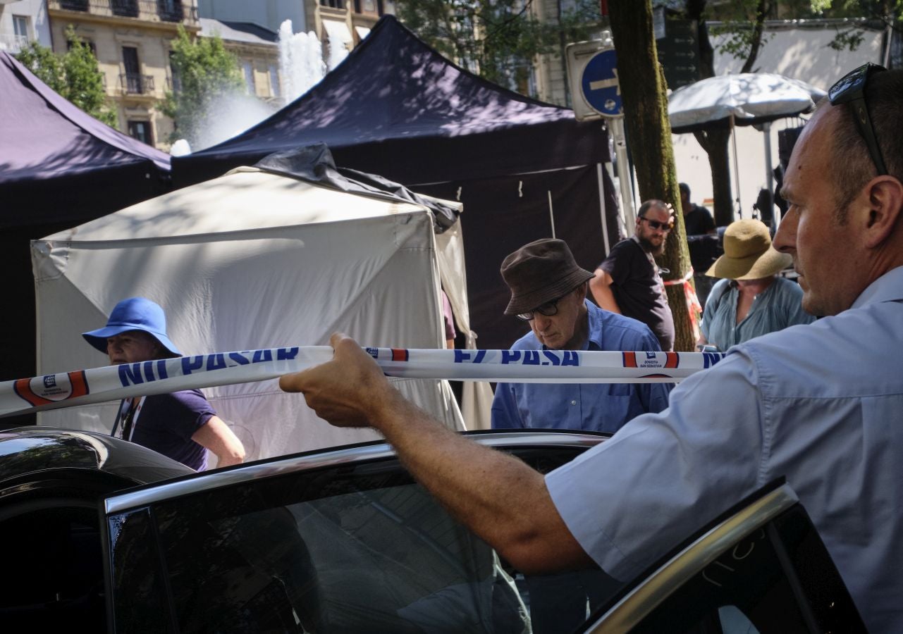 Fotos: Woody Allen rueda en la librería Donosti