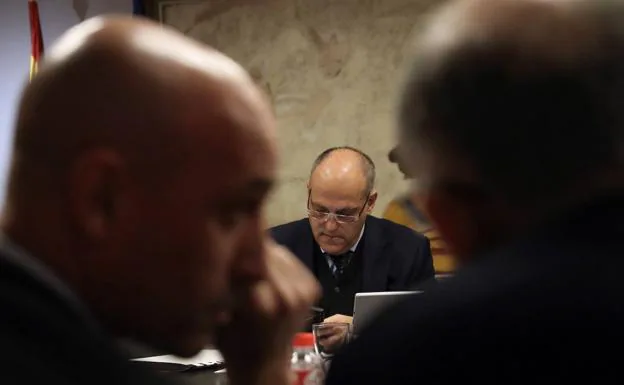 Javier Tebas y Luis Rubiales, durante una reunión en el CSD. 