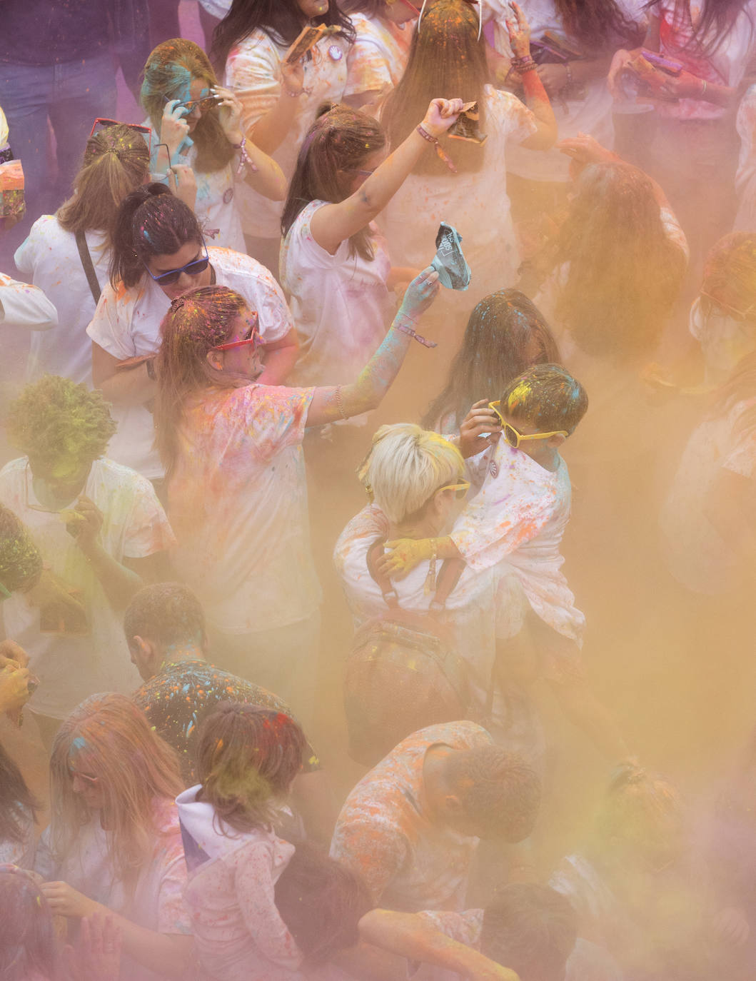 Una de las grandes novedades de esta Aste Nagusia 2019 ha sido la 'holi fest' hindú que se ha organizado en el Boulevard donostiarra