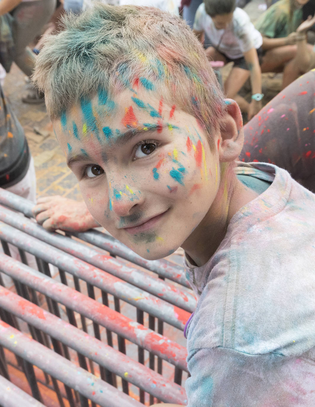 Una de las grandes novedades de esta Aste Nagusia 2019 ha sido la 'holi fest' hindú que se ha organizado en el Boulevard donostiarra