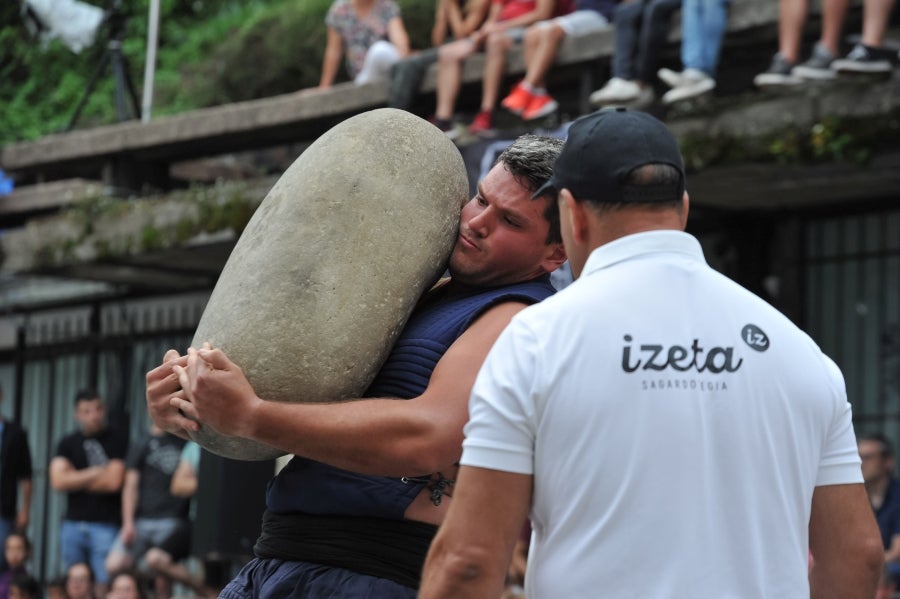 El zarauztarra logra su quinta victoria en la Trinidad con 15 alzadas. Los dos primeros de la pasada edición, Urra y Kortaberri, cerraron esta vez la clasificación.