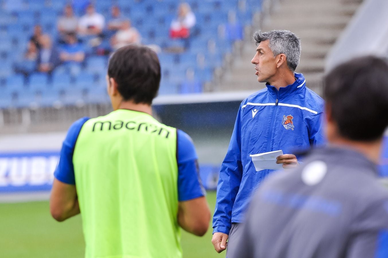 Solo diez jugadores de campo han saltado a las instalaciones del Jose Luis Orbegozo. El técnico oriotarra ha querido dar descanso a muchos de sus futbolistas tras los dos últimos partidos de pretemporada y citó en el entrenamiento de hoy a los que no participaron en la final de la Euskal Herriko Txapelketa.