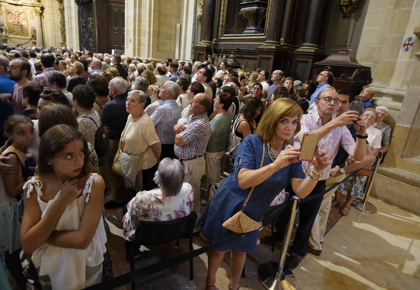 Fotos: La Salve llena la basílica de Santa María