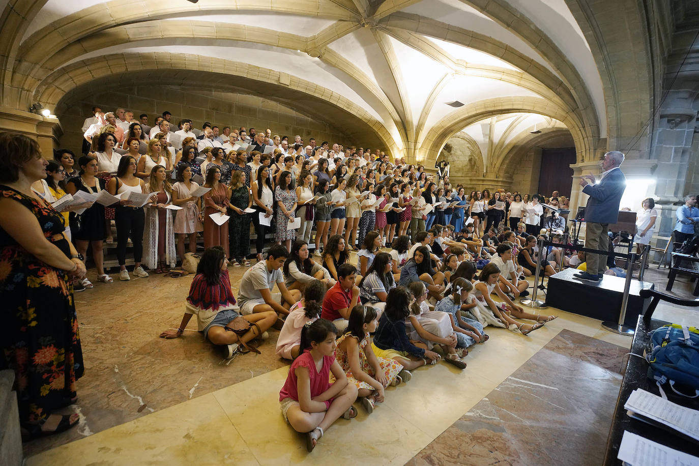 Fotos: La Salve llena la basílica de Santa María