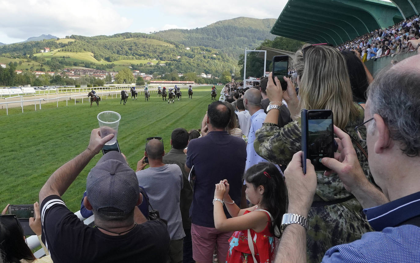 Fotos: ‘Amazing Red’ gana la Copa de Oro de San Sebastián