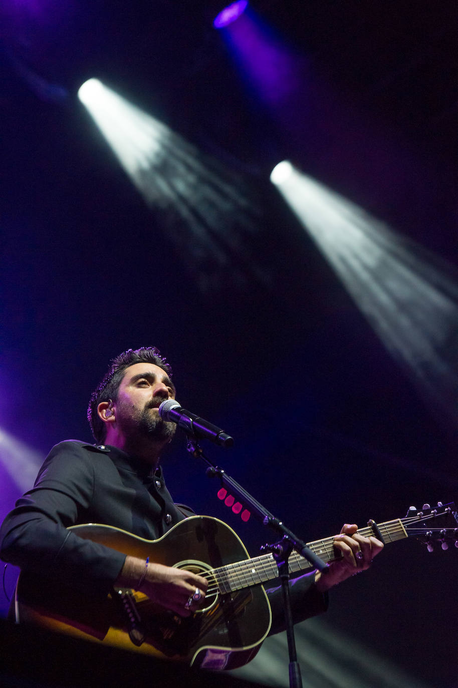 Fotos: Alex Ubago arrasa en Sagües