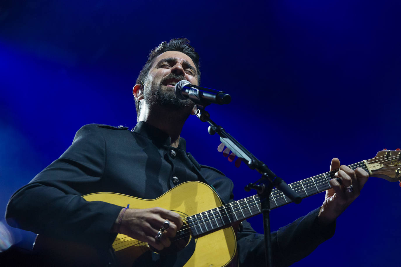 Fotos: Alex Ubago arrasa en Sagües