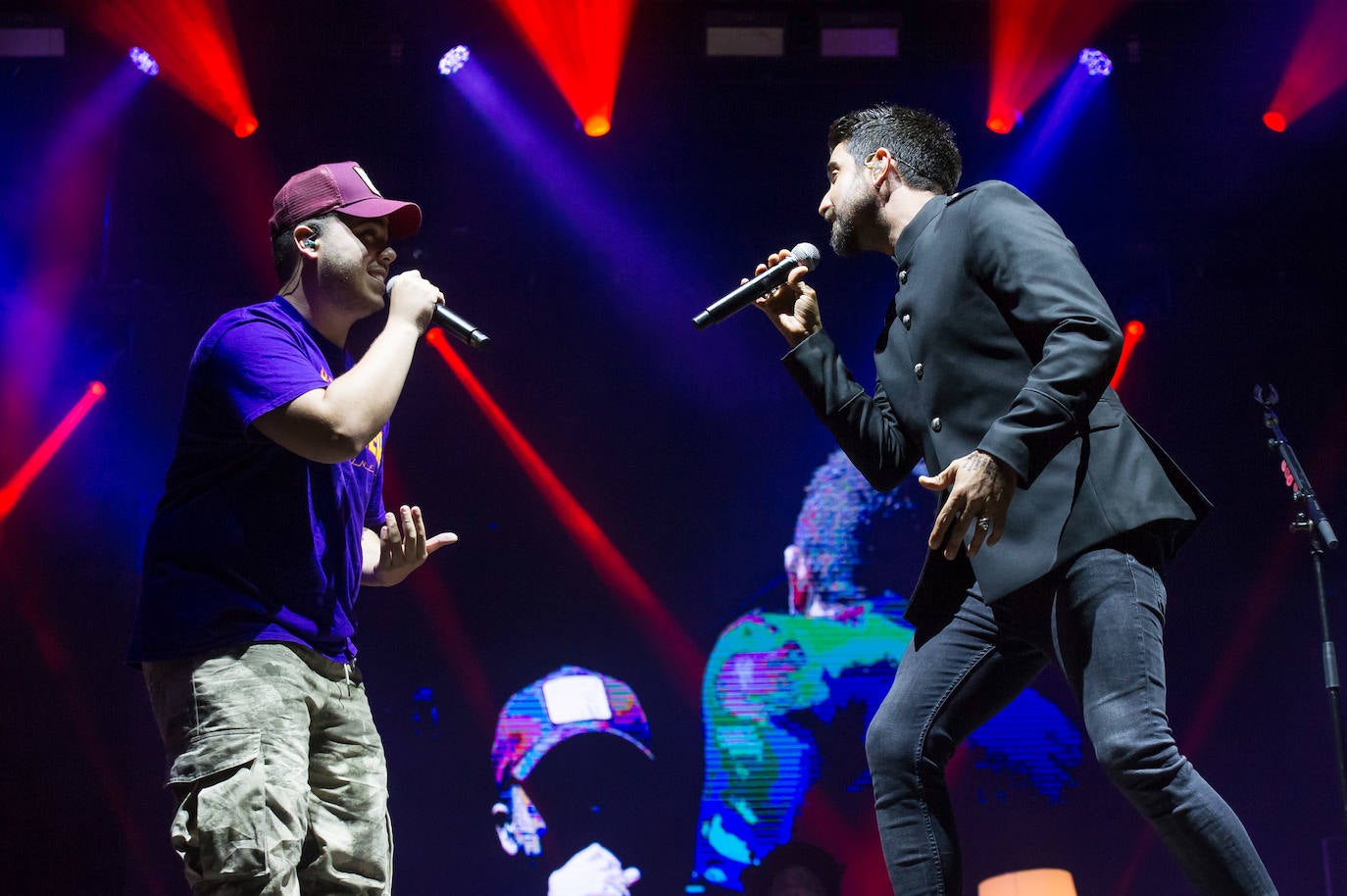 Fotos: Alex Ubago arrasa en Sagües