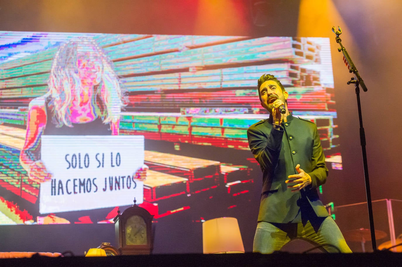 Fotos: Alex Ubago arrasa en Sagües